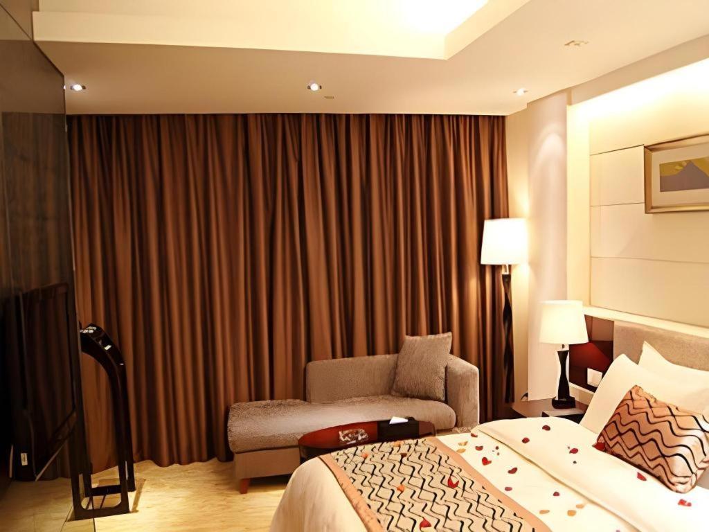 Fortune Hotel Лун'янь Екстер'єр фото