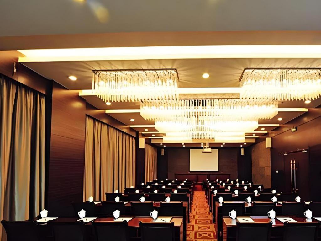 Fortune Hotel Лун'янь Екстер'єр фото