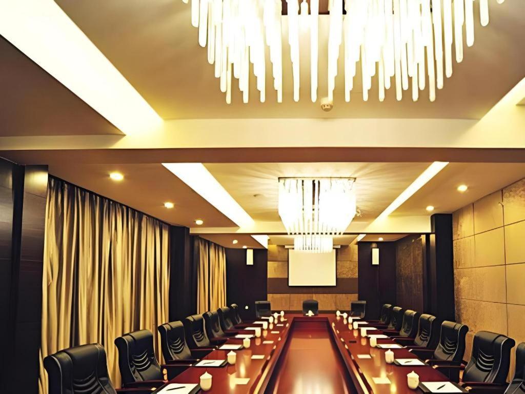 Fortune Hotel Лун'янь Екстер'єр фото