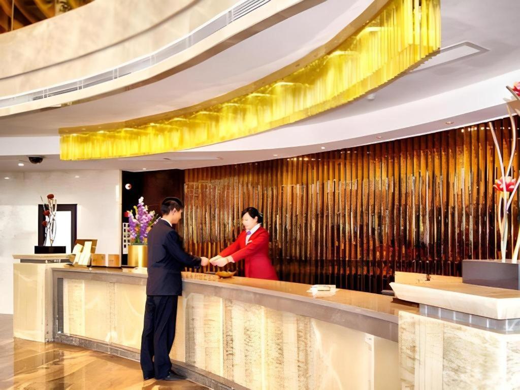 Fortune Hotel Лун'янь Екстер'єр фото