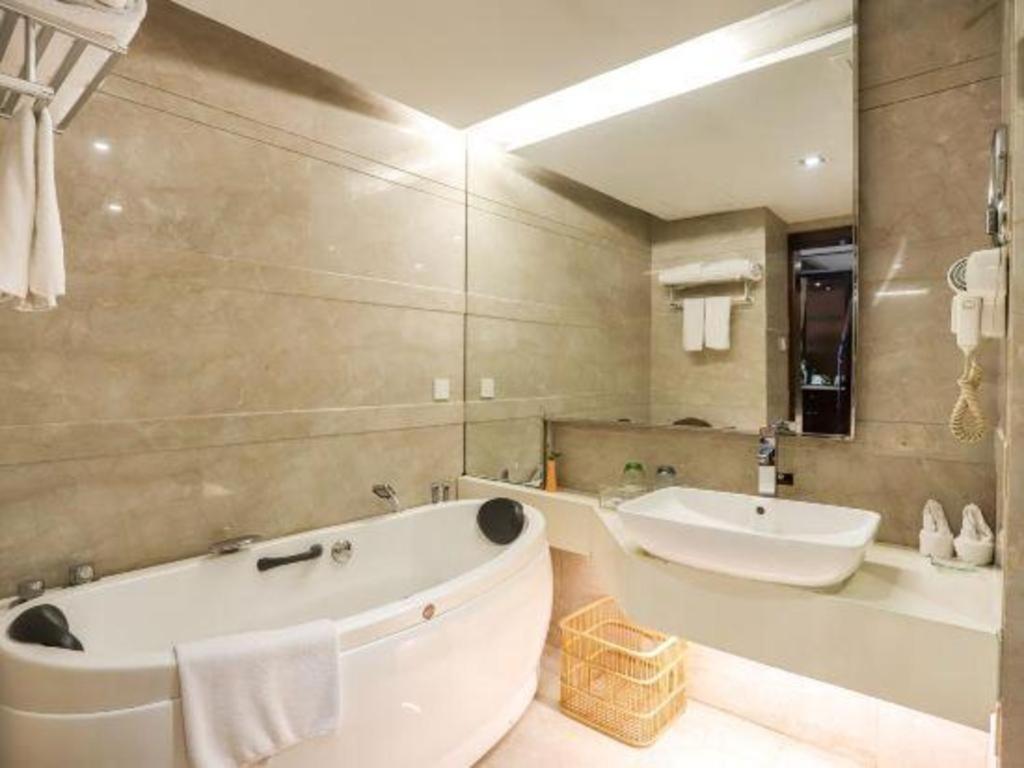 Fortune Hotel Лун'янь Екстер'єр фото