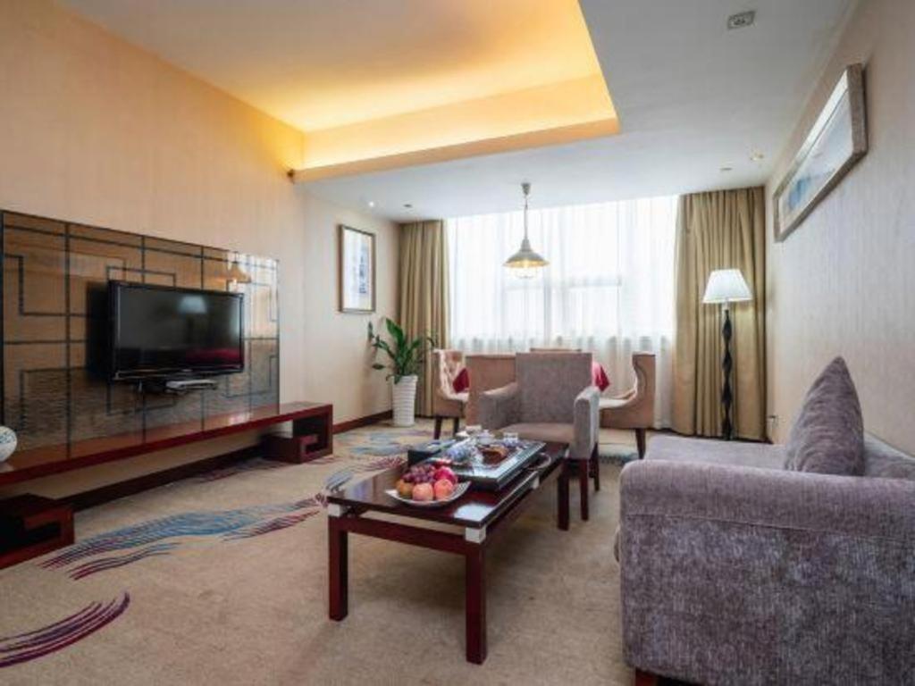 Fortune Hotel Лун'янь Екстер'єр фото