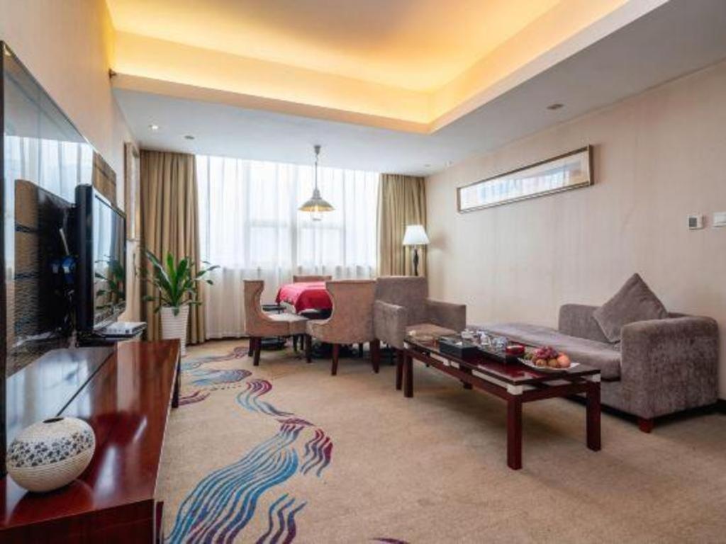 Fortune Hotel Лун'янь Екстер'єр фото